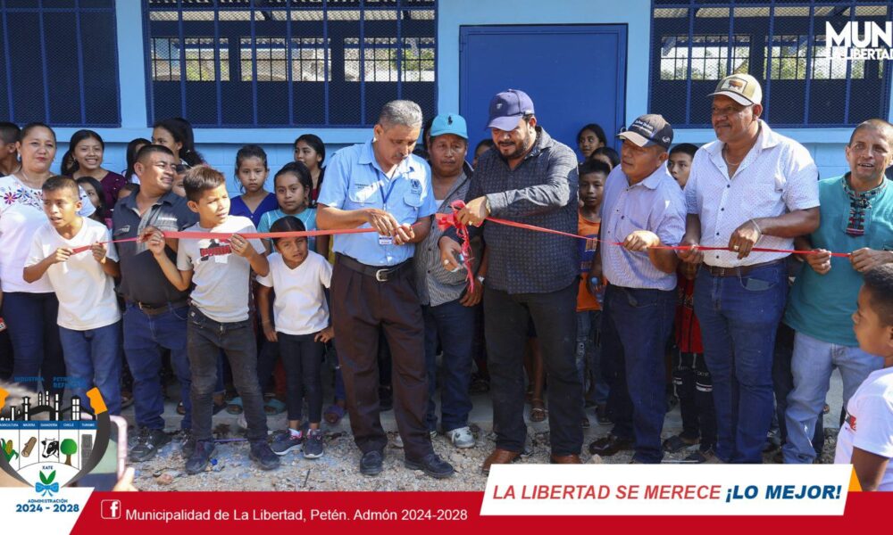 Entrega de 3 Nuevas Aulas Equipadas Caserío Sagrado Corazón en Micro ...